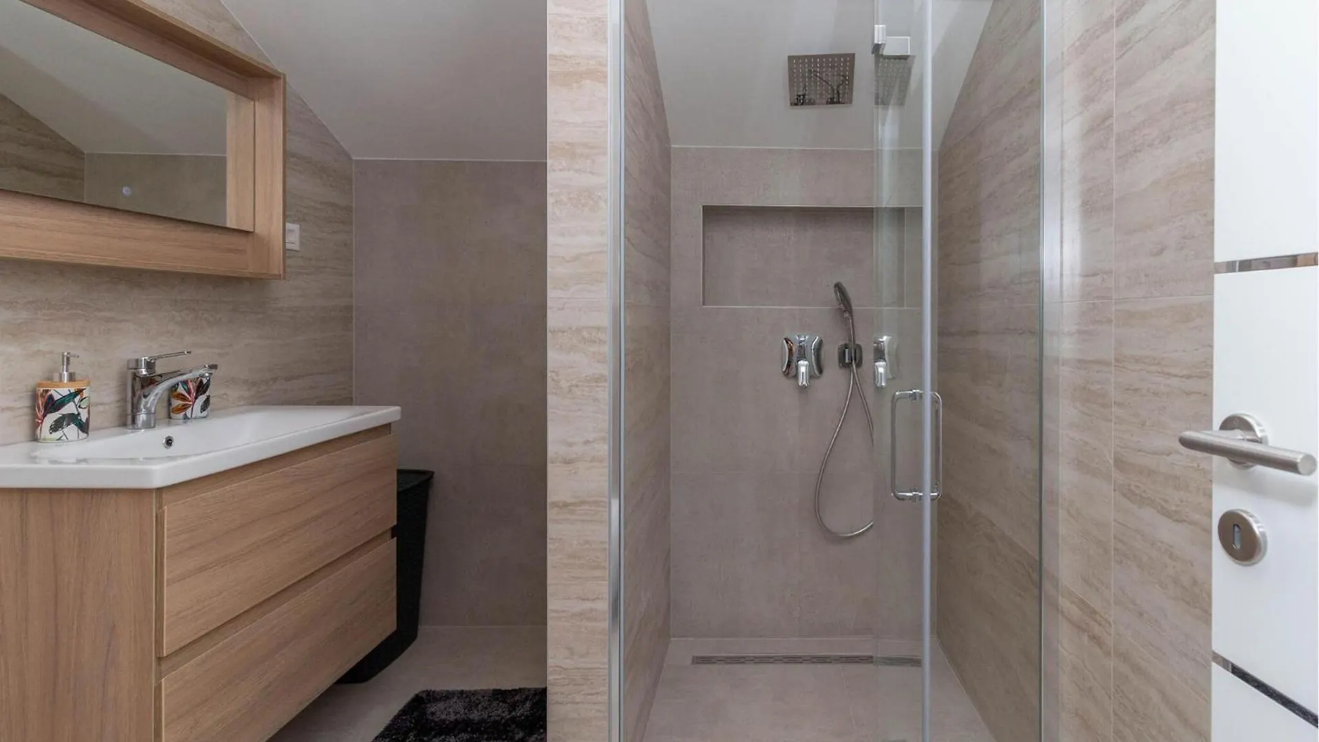Lovely Home In Smokovic With Private Swimming Pool, Can Be Inside Or Outside
