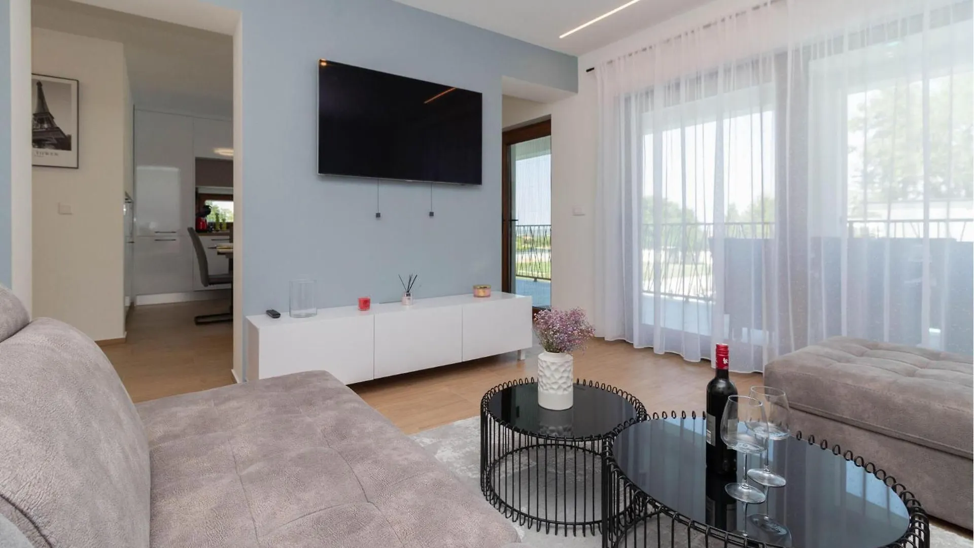 Lovely Home In Smokovic With Private Swimming Pool, Can Be Inside Or Outside 0*,